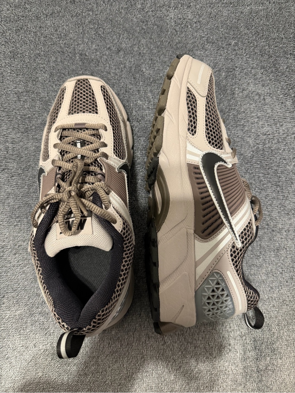 Nike Big Kids / Women Vomero Sneakers